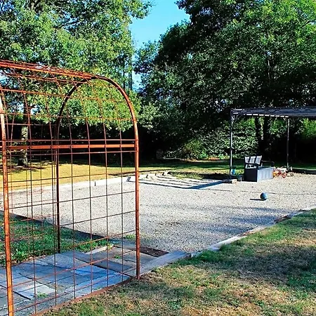 Le Chene Creux Bed and Breakfast 3*